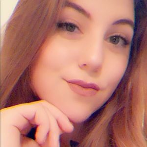 Meet your Posher, Della